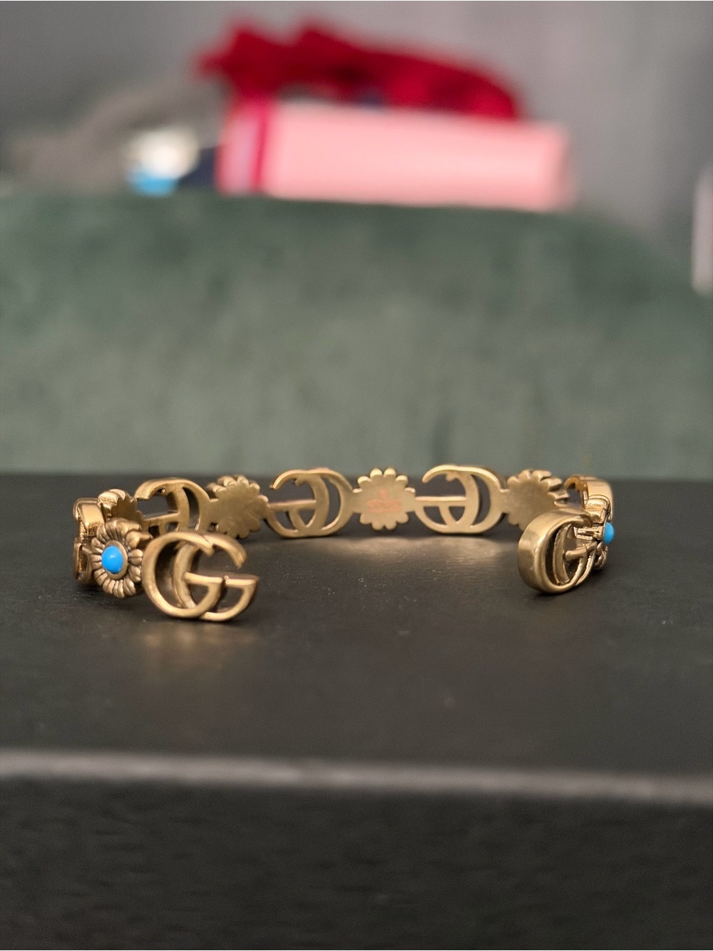 Gucci Double G Floral Open Cuff Bracelet Gold Tone Daisy Motif - Picture 4 of 16